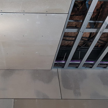 Betonwood N su struttura metallica a soffitto
